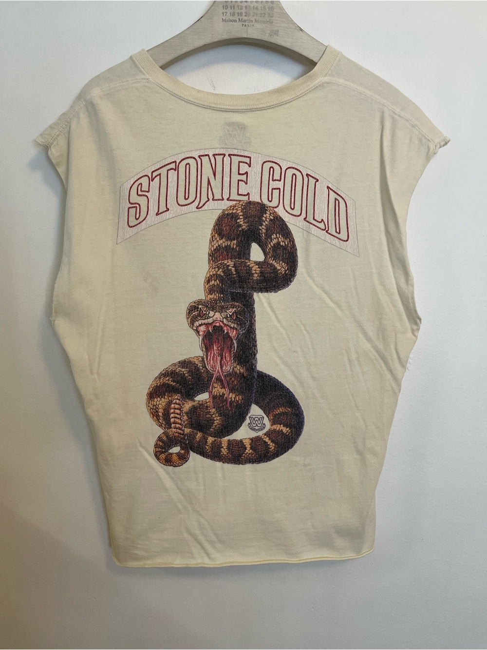 Stone Cold T-Shirt Cropped Mens Medium Cream WWE Official Merchandise Sleeveless - Picture 14 of 16